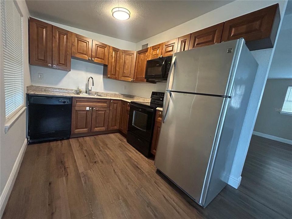 В аренду: $1,700 (3 спален, 1 ванн, 928 Квадратных фут)