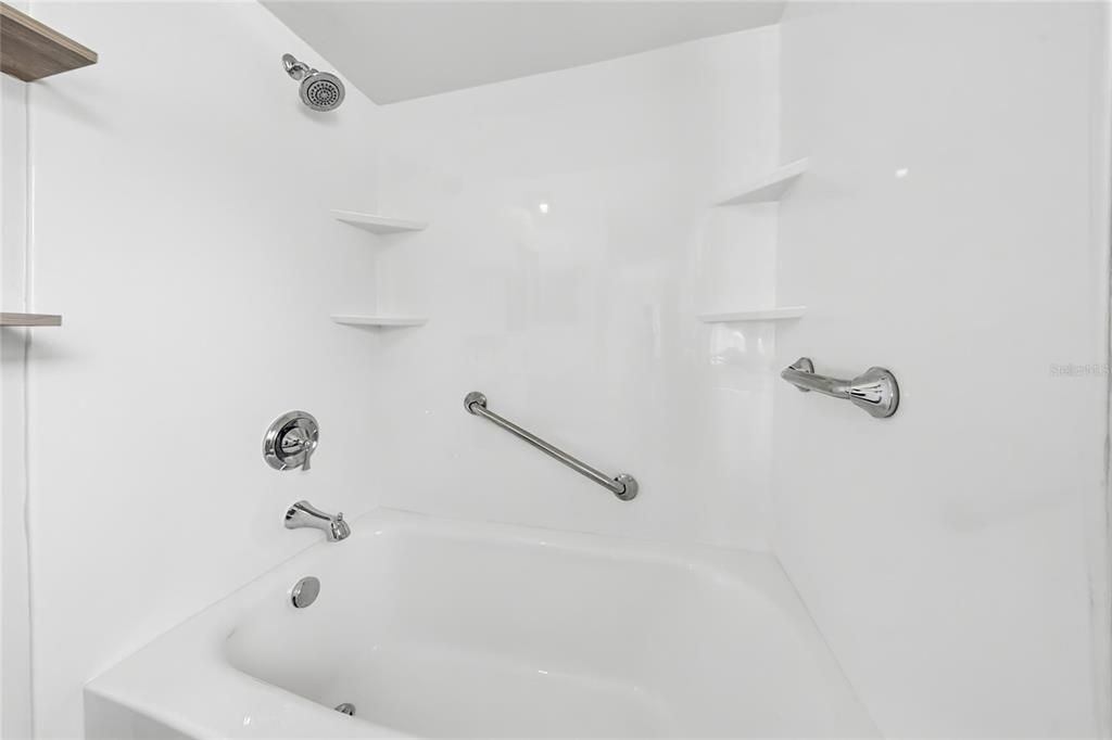 На продажу: $375,000 (3 спален, 2 ванн, 1677 Квадратных фут)