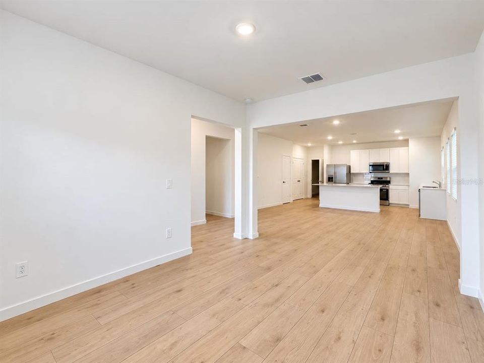 В аренду: $2,450 (4 спален, 2 ванн, 2071 Квадратных фут)