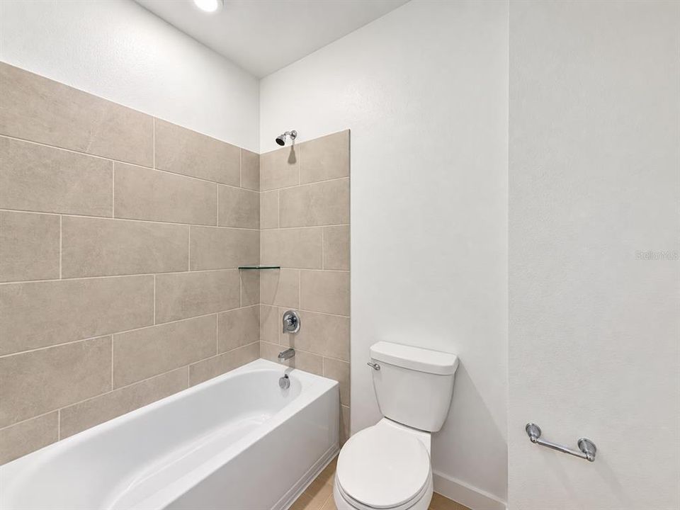 В аренду: $2,450 (4 спален, 2 ванн, 2071 Квадратных фут)