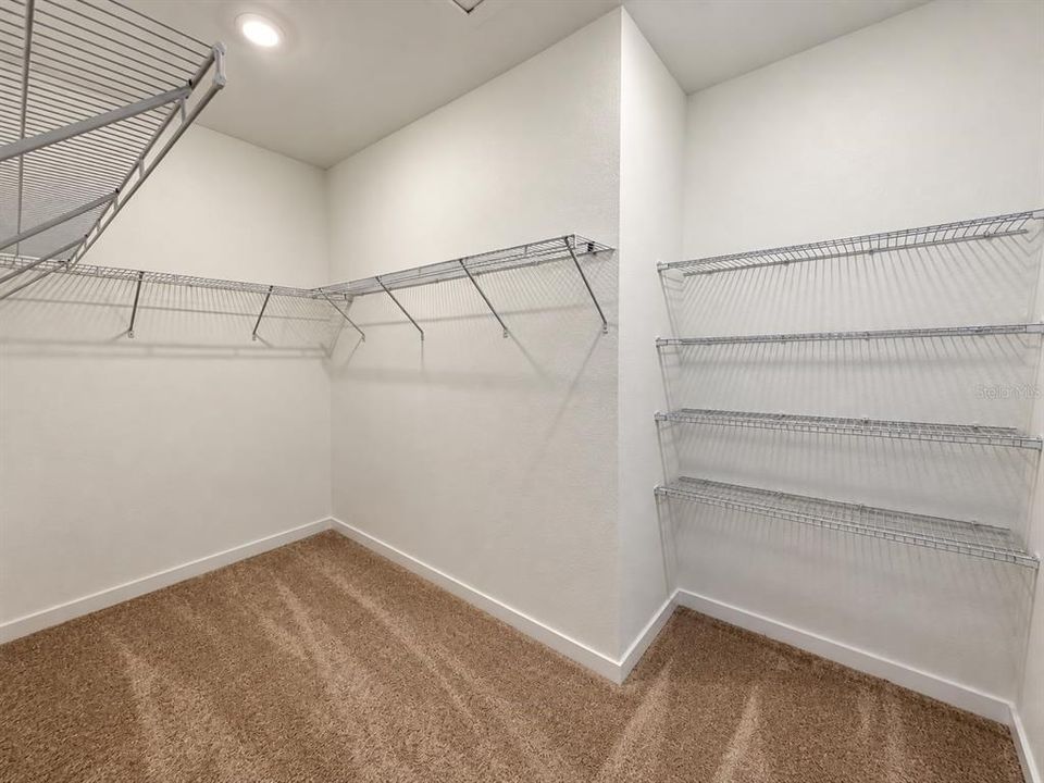 В аренду: $2,450 (4 спален, 2 ванн, 2071 Квадратных фут)