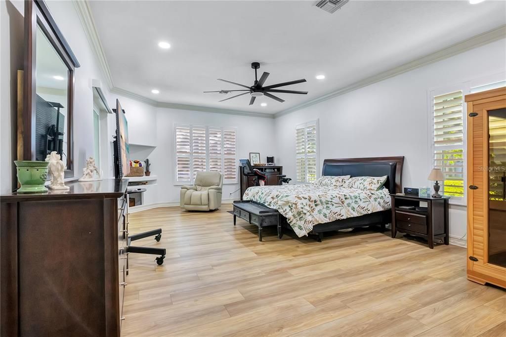 For Sale: $649,888 (3 beds, 2 baths, 2562 Square Feet)