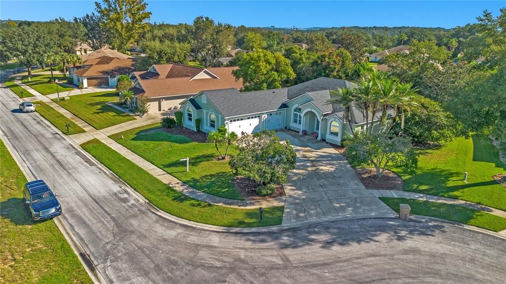 For Sale: $649,888 (3 beds, 2 baths, 2562 Square Feet)