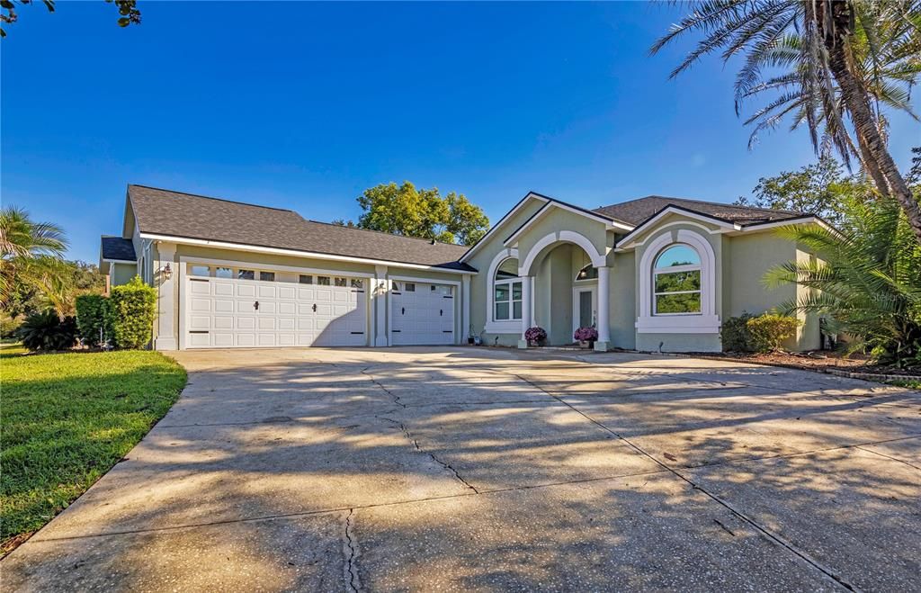 For Sale: $649,888 (3 beds, 2 baths, 2562 Square Feet)