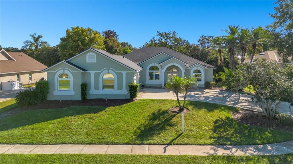 For Sale: $649,888 (3 beds, 2 baths, 2562 Square Feet)