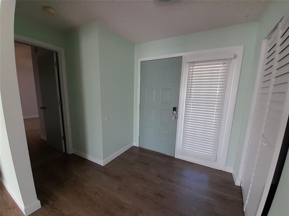 На продажу: $325,000 (2 спален, 2 ванн, 1889 Квадратных фут)