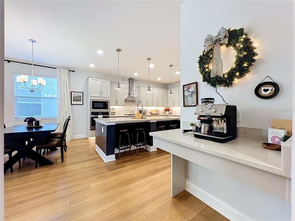 En Venta: $859,000 (4 camas, 3 baños, 3184 Pies cuadrados)