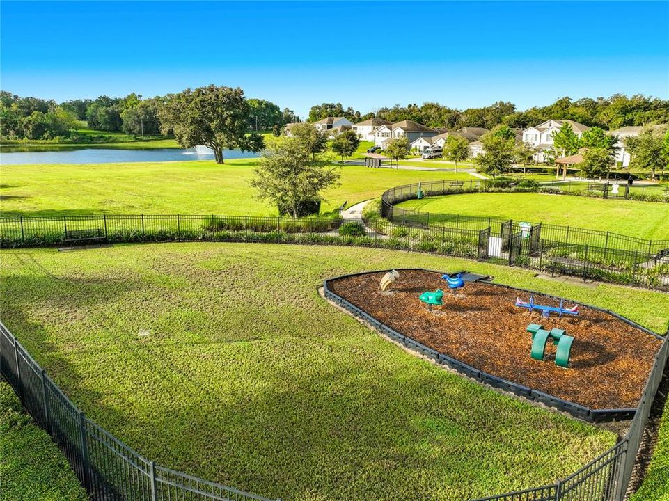 En Venta: $859,000 (4 camas, 3 baños, 3184 Pies cuadrados)