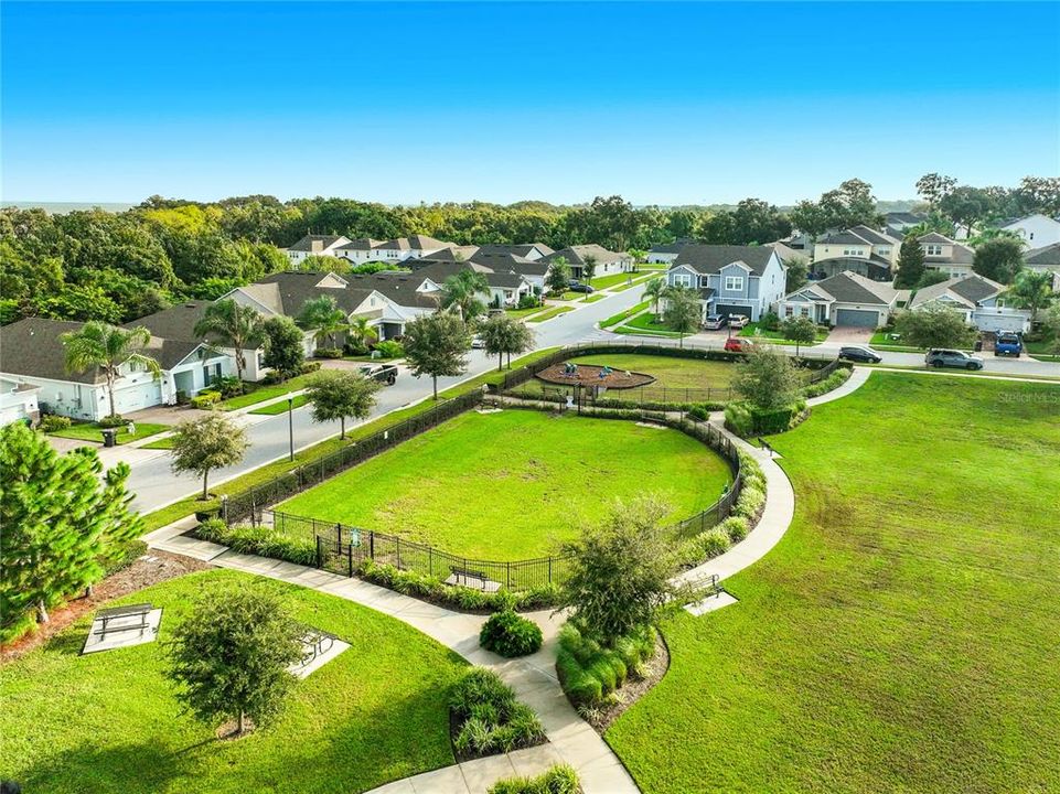 En Venta: $859,000 (4 camas, 3 baños, 3184 Pies cuadrados)
