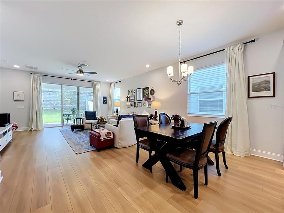 En Venta: $859,000 (4 camas, 3 baños, 3184 Pies cuadrados)
