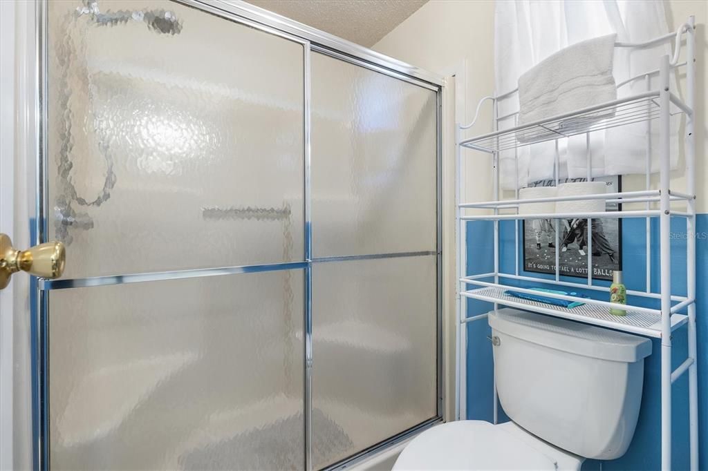 На продажу: $230,000 (2 спален, 2 ванн, 1469 Квадратных фут)