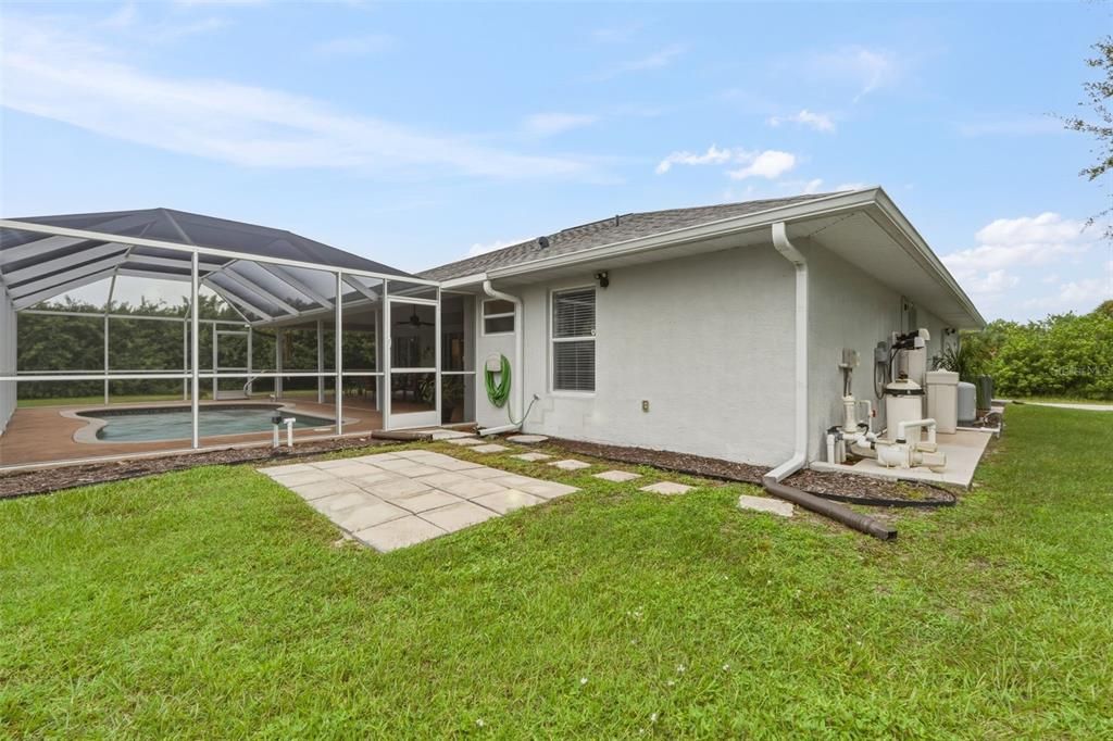 For Sale: $425,000 (3 beds, 2 baths, 1602 Square Feet)
