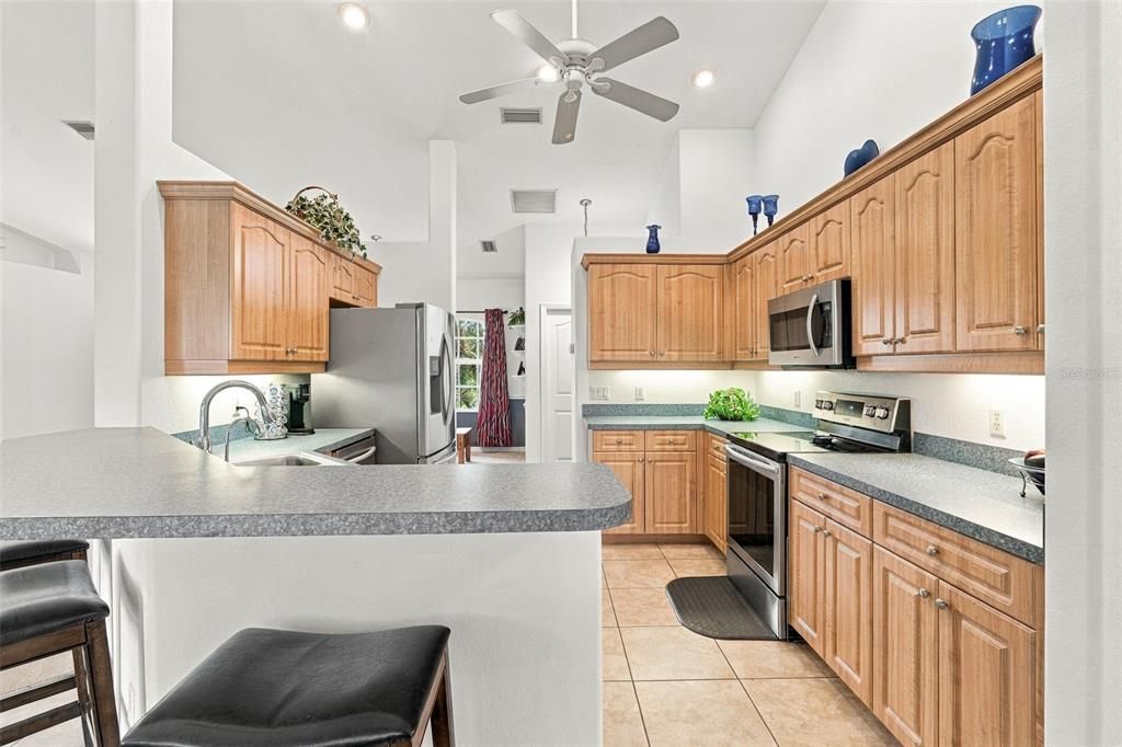 For Sale: $425,000 (3 beds, 2 baths, 1602 Square Feet)