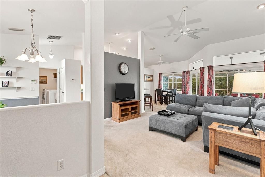 For Sale: $425,000 (3 beds, 2 baths, 1602 Square Feet)