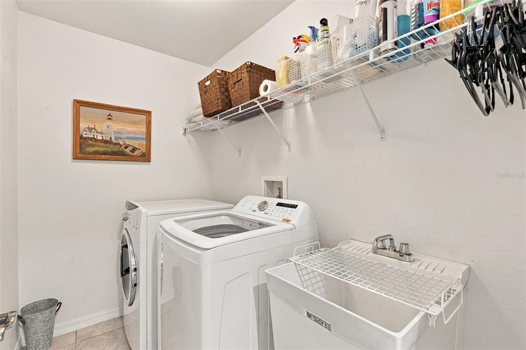 For Sale: $425,000 (3 beds, 2 baths, 1602 Square Feet)