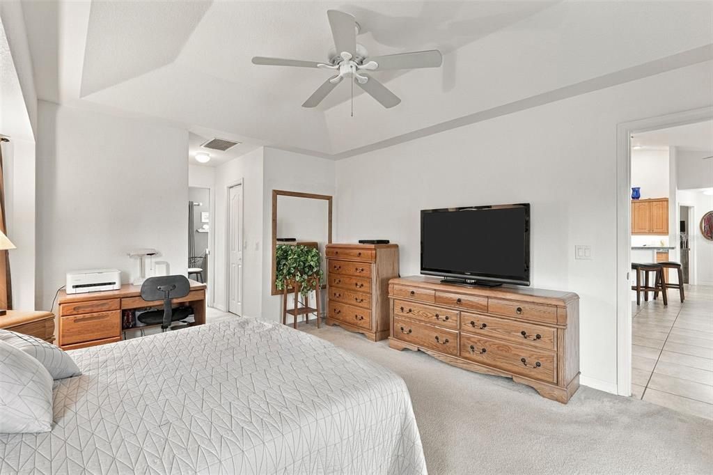 For Sale: $425,000 (3 beds, 2 baths, 1602 Square Feet)
