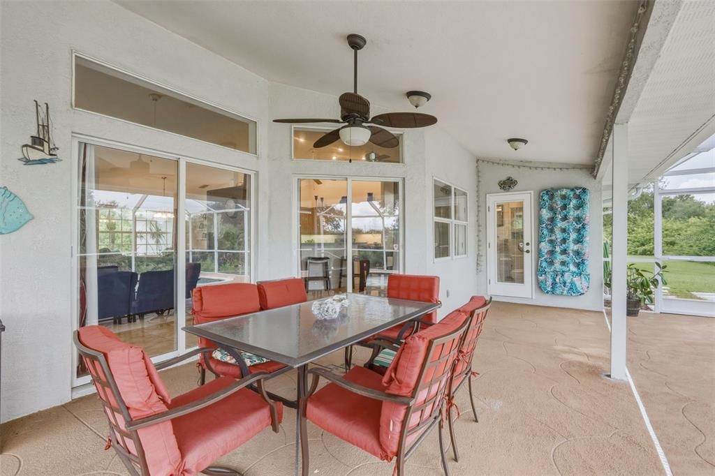 For Sale: $425,000 (3 beds, 2 baths, 1602 Square Feet)