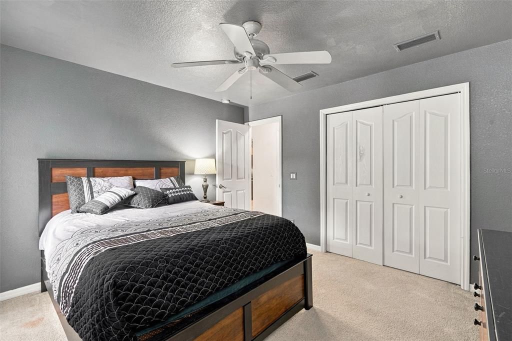 For Sale: $425,000 (3 beds, 2 baths, 1602 Square Feet)