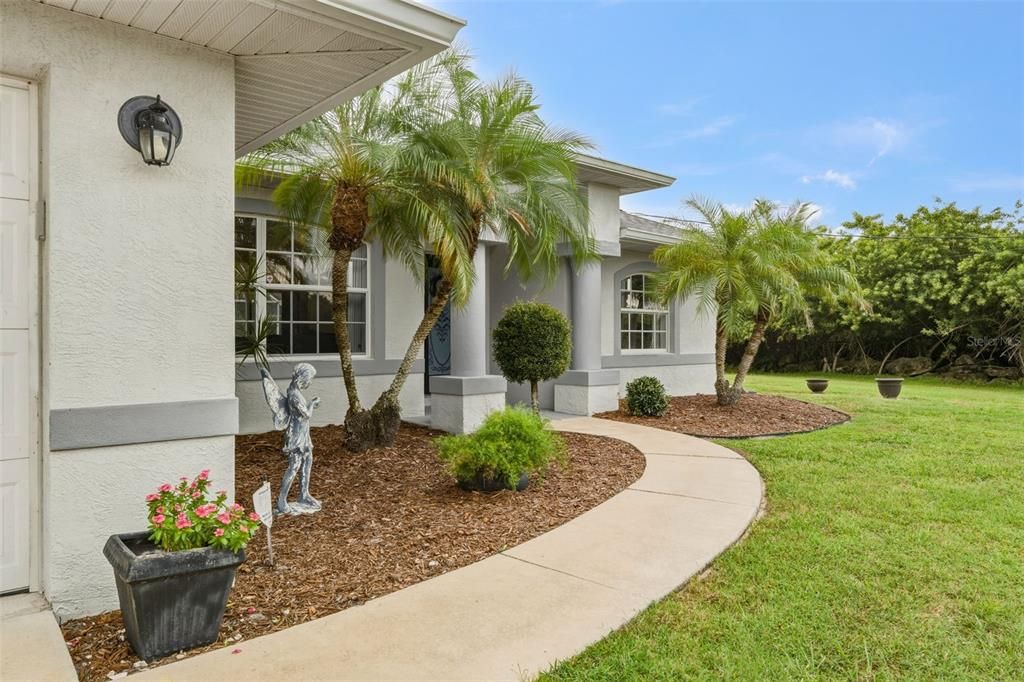 For Sale: $425,000 (3 beds, 2 baths, 1602 Square Feet)