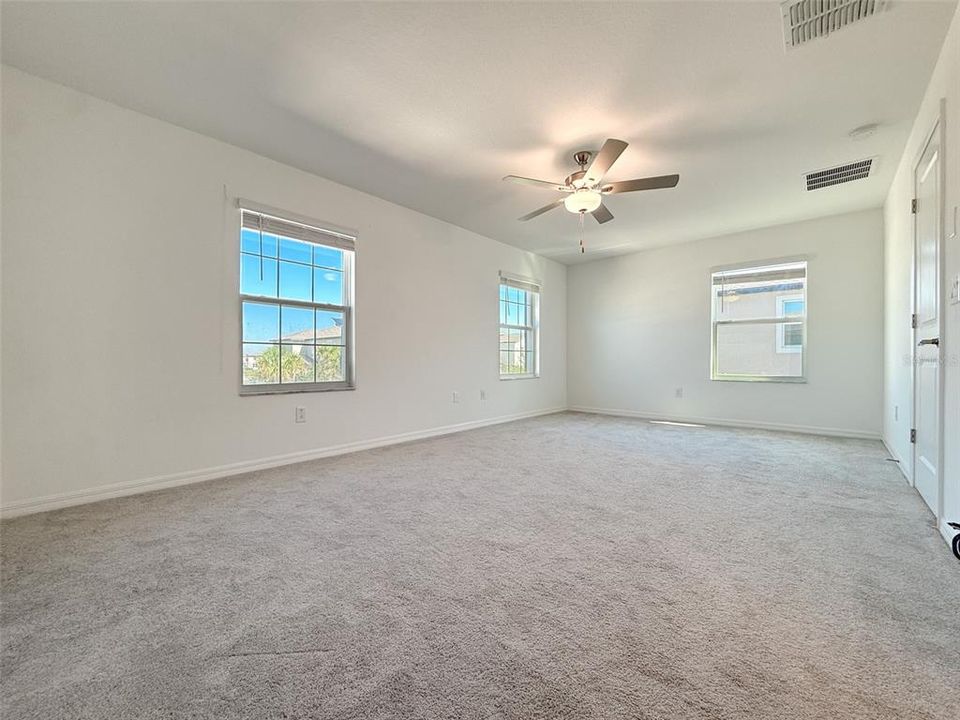 For Sale: $325,000 (3 beds, 2 baths, 1801 Square Feet)