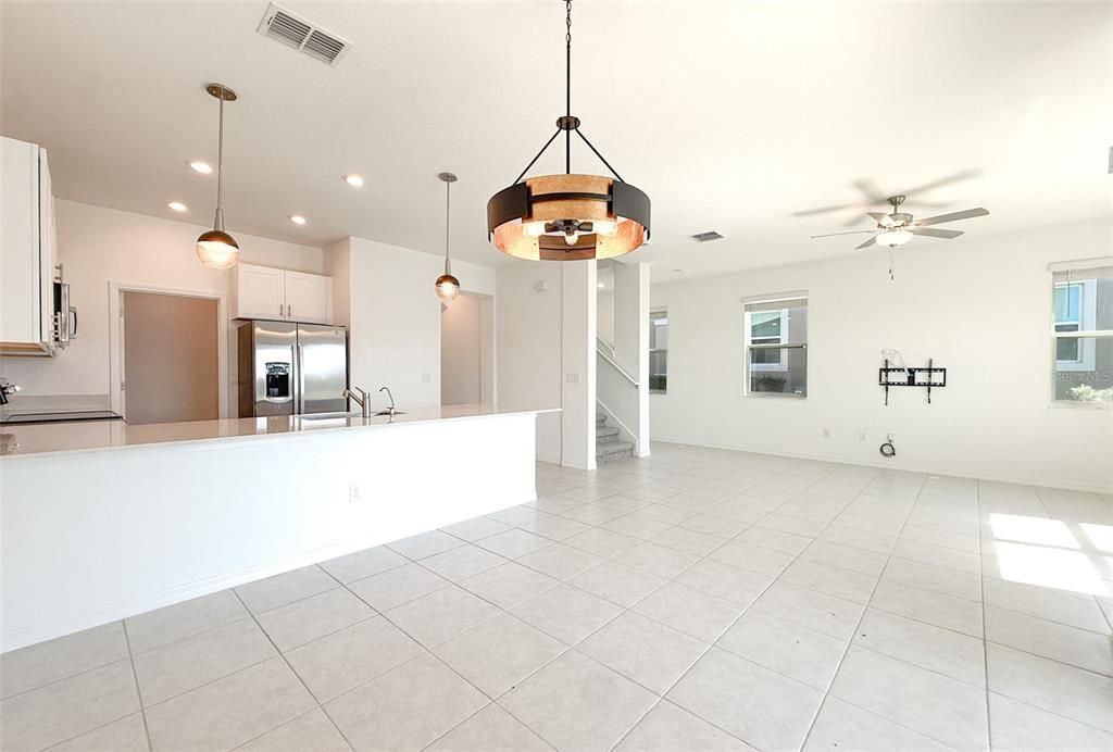 For Sale: $325,000 (3 beds, 2 baths, 1801 Square Feet)