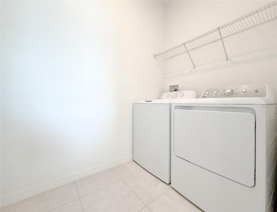 For Sale: $325,000 (3 beds, 2 baths, 1801 Square Feet)