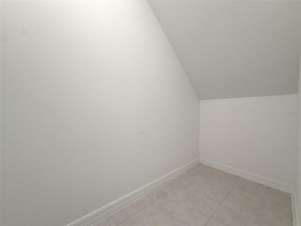 For Sale: $325,000 (3 beds, 2 baths, 1801 Square Feet)
