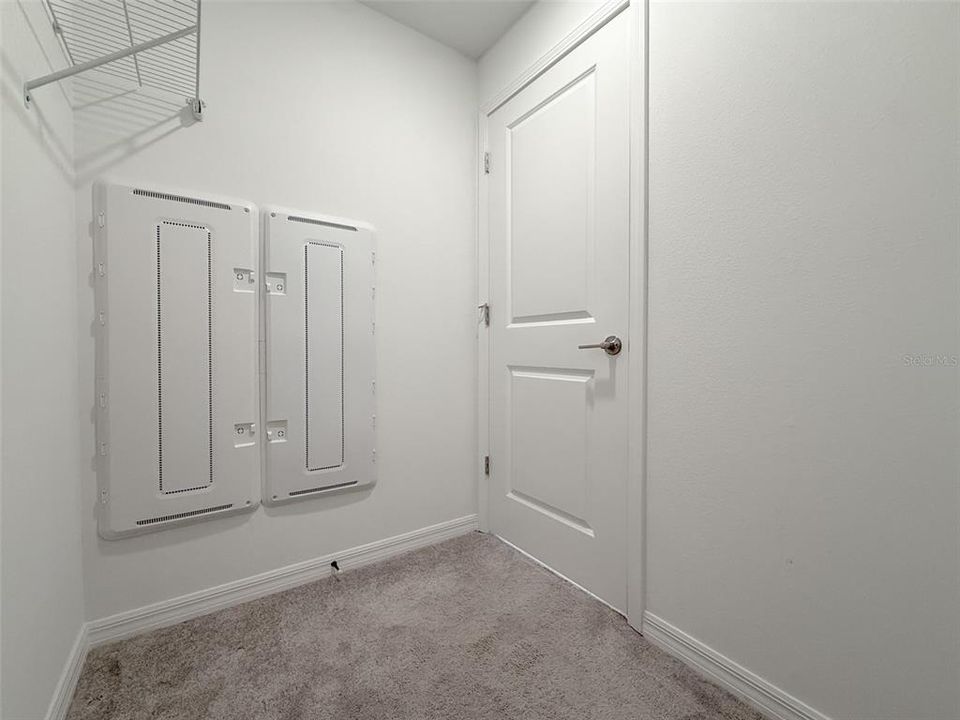 For Sale: $325,000 (3 beds, 2 baths, 1801 Square Feet)