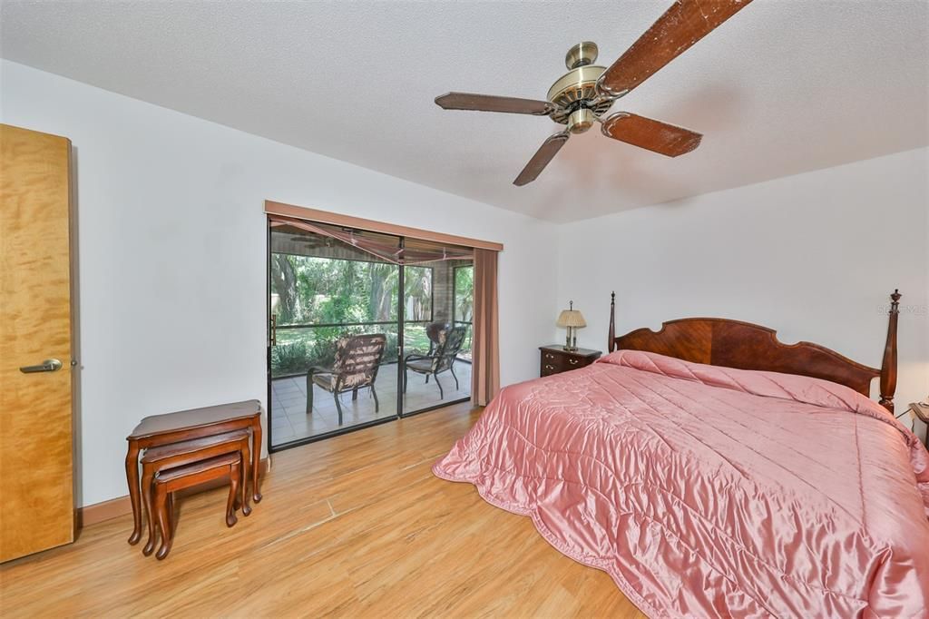 En Venta: $425,000 (4 camas, 2 baños, 2299 Pies cuadrados)