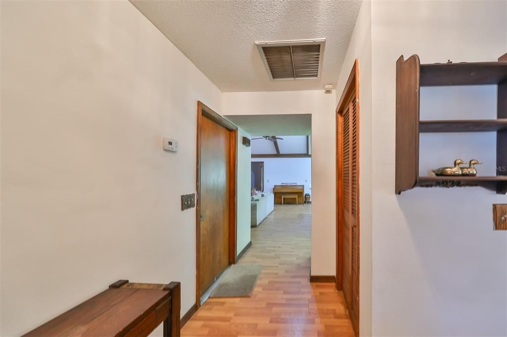 En Venta: $425,000 (4 camas, 2 baños, 2299 Pies cuadrados)