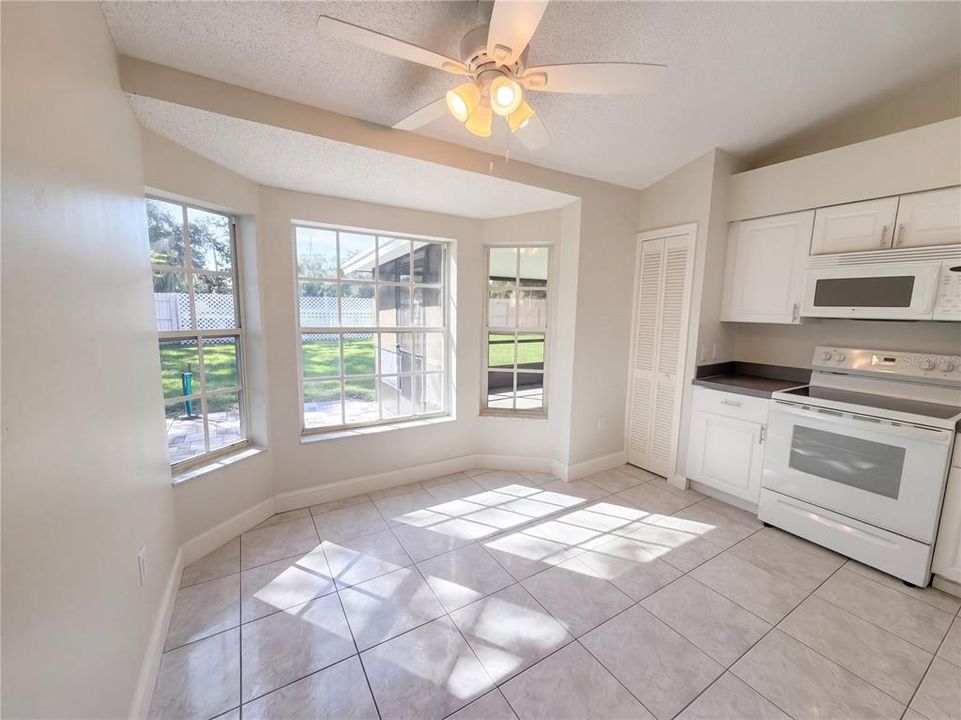 Active With Contract: $301,000 (3 beds, 2 baths, 1482 Square Feet)