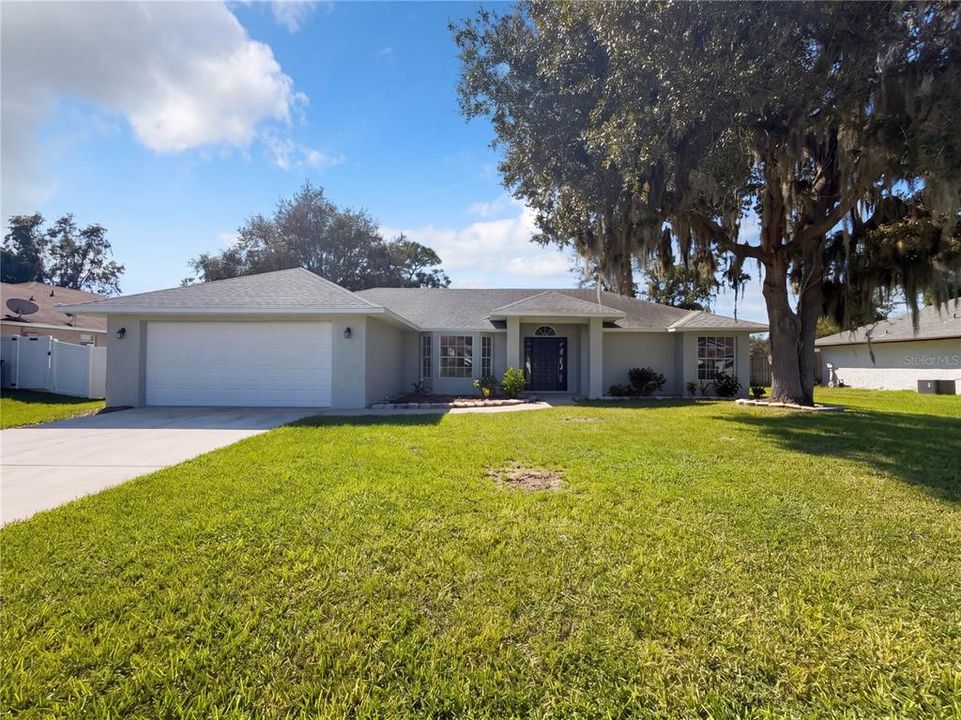 Active With Contract: $301,000 (3 beds, 2 baths, 1482 Square Feet)