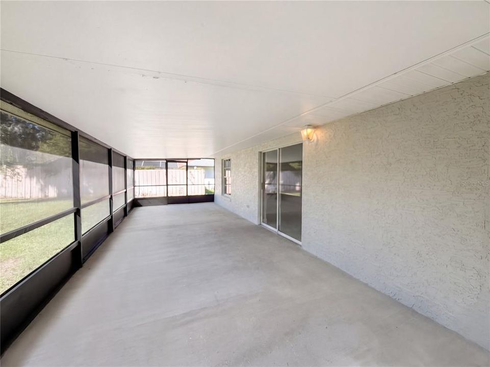 Active With Contract: $301,000 (3 beds, 2 baths, 1482 Square Feet)