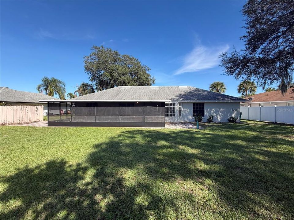 Active With Contract: $301,000 (3 beds, 2 baths, 1482 Square Feet)