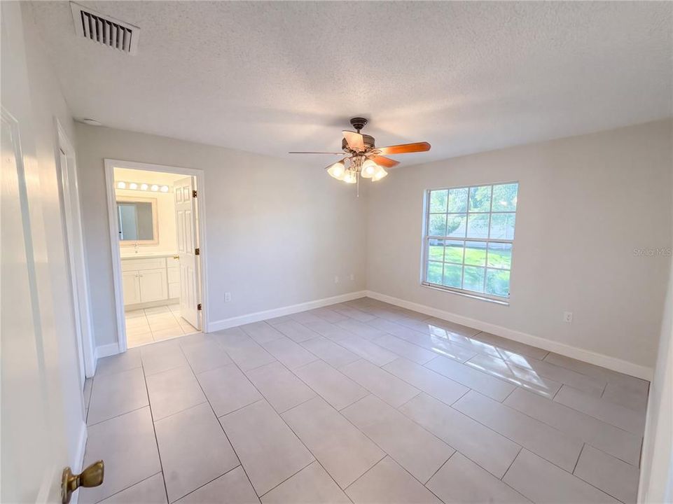 Active With Contract: $301,000 (3 beds, 2 baths, 1482 Square Feet)