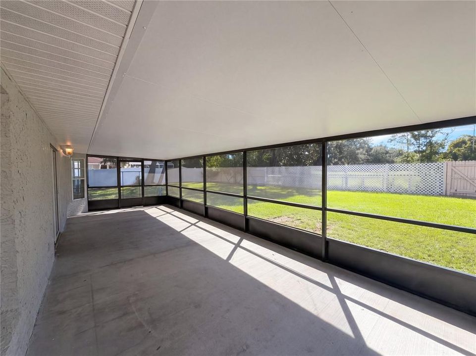 Active With Contract: $301,000 (3 beds, 2 baths, 1482 Square Feet)