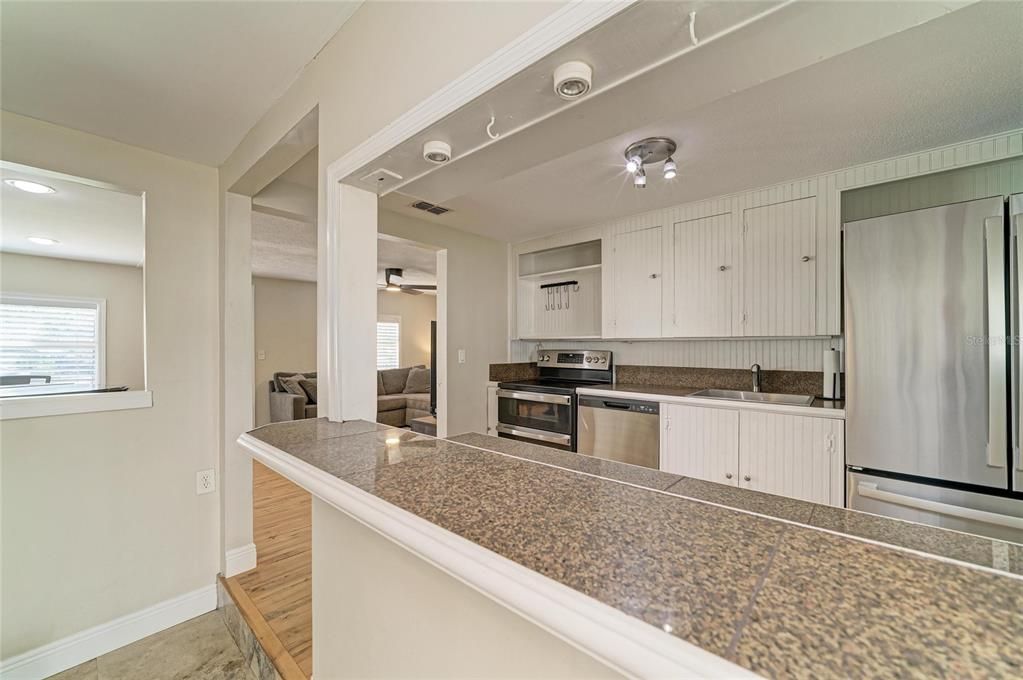 En Venta: $284,900 (2 camas, 1 baños, 816 Pies cuadrados)