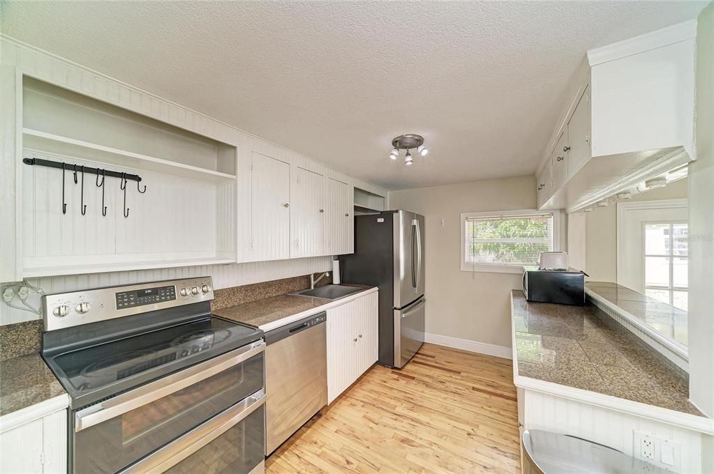En Venta: $284,900 (2 camas, 1 baños, 816 Pies cuadrados)