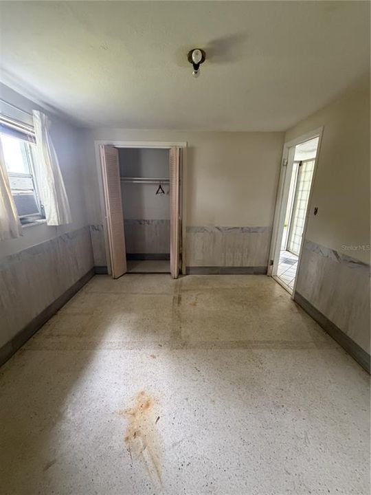 For Sale: $210,000 (2 beds, 1 baths, 1146 Square Feet)