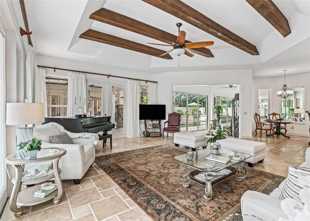 En Venta: $3,100,000 (5 camas, 4 baños, 6070 Pies cuadrados)