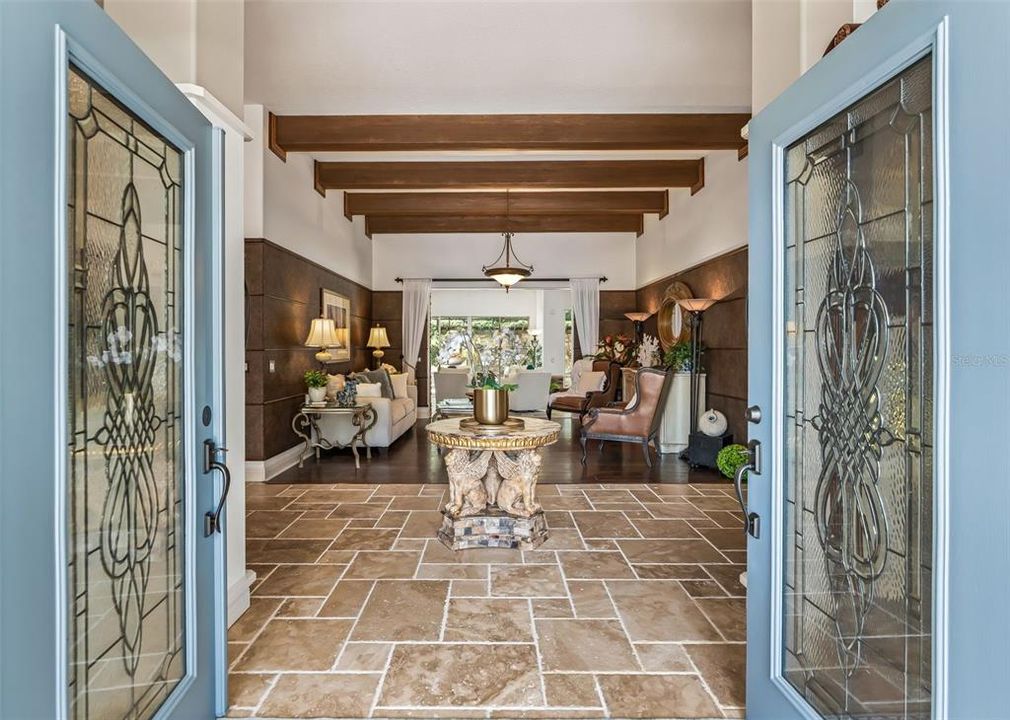 En Venta: $3,100,000 (5 camas, 4 baños, 6070 Pies cuadrados)