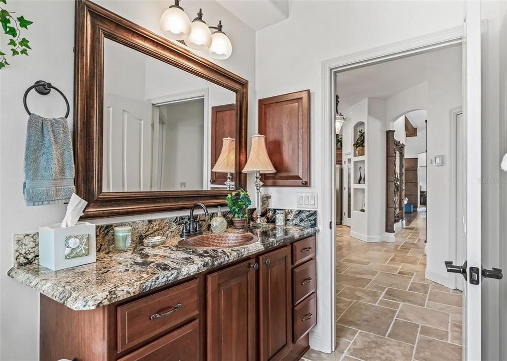 En Venta: $3,100,000 (5 camas, 4 baños, 6070 Pies cuadrados)