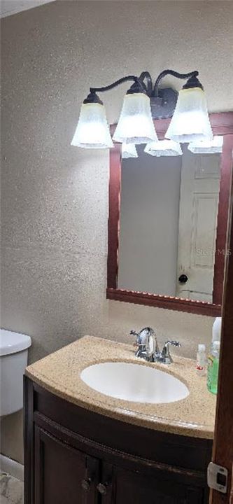 For Sale: $129,900 (2 beds, 1 baths, 1120 Square Feet)
