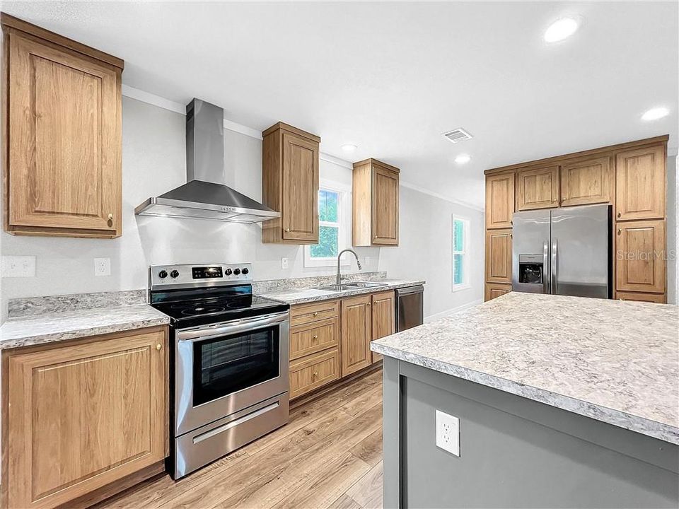 For Sale: $199,900 (3 beds, 2 baths, 1474 Square Feet)
