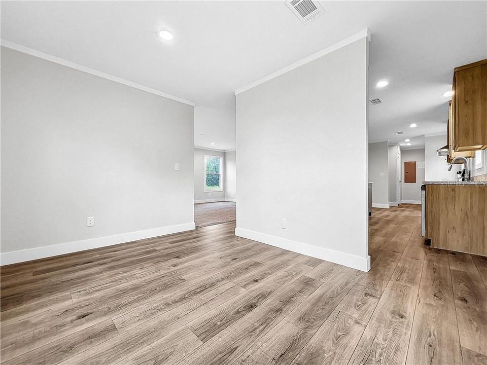 For Sale: $199,900 (3 beds, 2 baths, 1474 Square Feet)