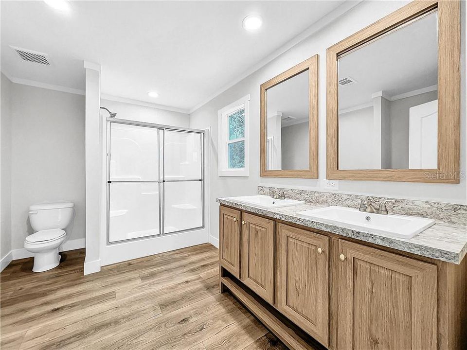 For Sale: $199,900 (3 beds, 2 baths, 1474 Square Feet)