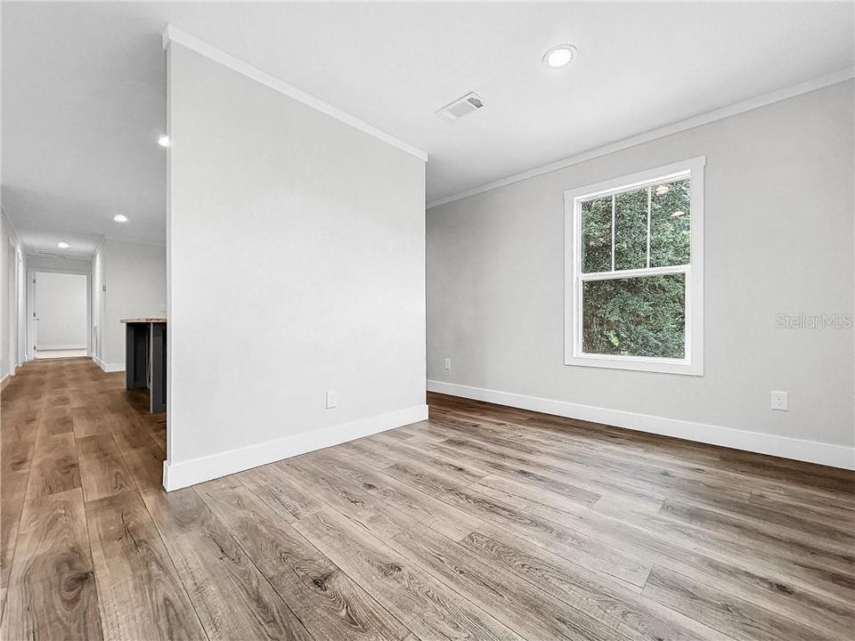 For Sale: $199,900 (3 beds, 2 baths, 1474 Square Feet)