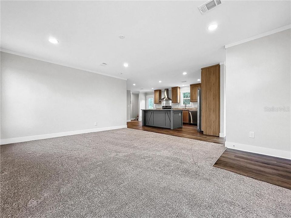 For Sale: $199,900 (3 beds, 2 baths, 1474 Square Feet)