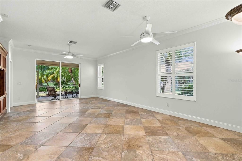 En Venta: $329,000 (2 camas, 2 baños, 1576 Pies cuadrados)
