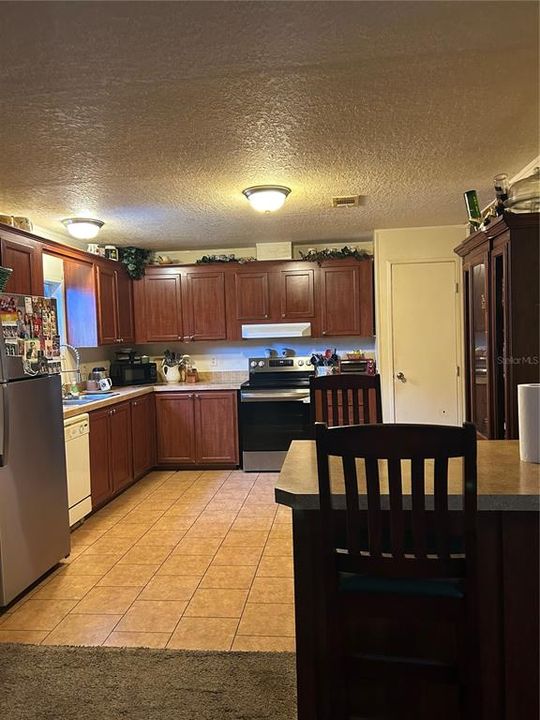 En Venta: $259,900 (3 camas, 2 baños, 1716 Pies cuadrados)